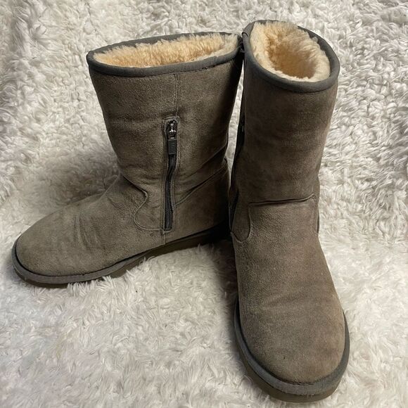 UGG Women's Gray Suede Boots side zipper wool lining SZ9 - Picture 3 of 13